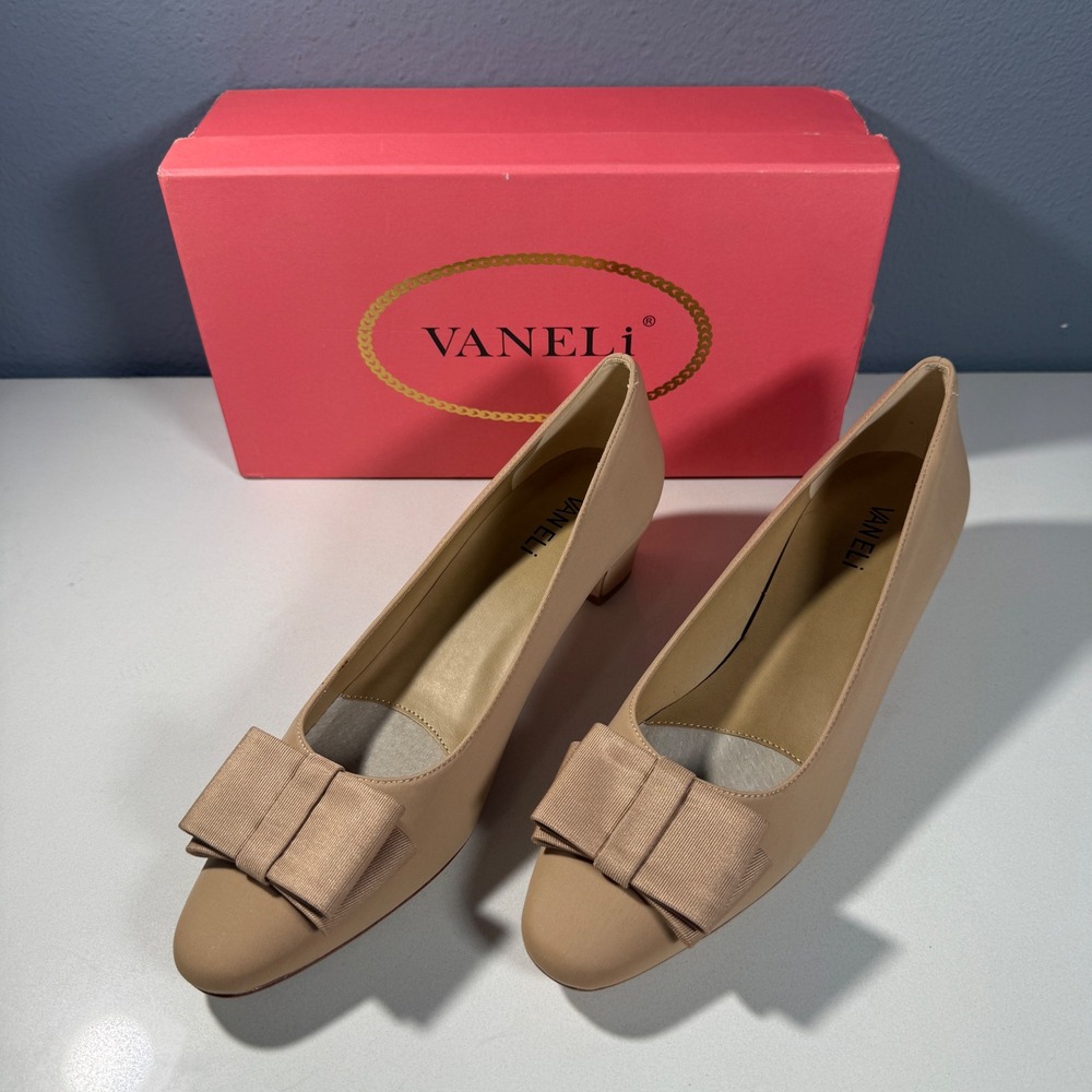 Vaneli Austine Champagne Fabric Bow Pumps Low Block Heel Shoes Womens 9.5 S - Picture 3 of 6